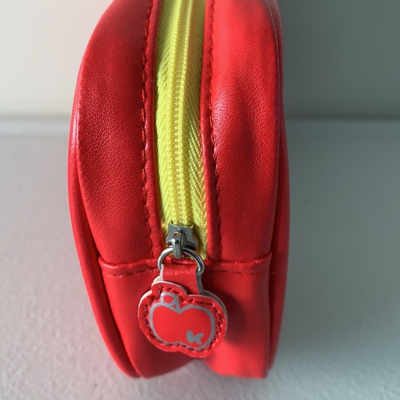 Brand New Hello Kitty Cosmetic Bag/Pencil Case - Picture 2 of 6